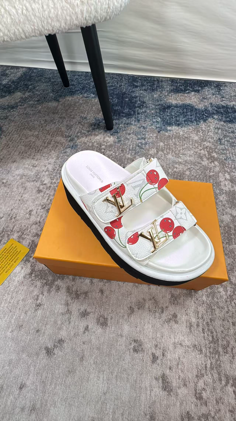 LEM501 New arrive fashion black white shose for woman beautiful Slippers gift to choose