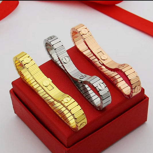 CREM206  New Arrive Fashion  Hot Sale Nail Pattern Love Braclet for Woman Jewelry To Choose Gift