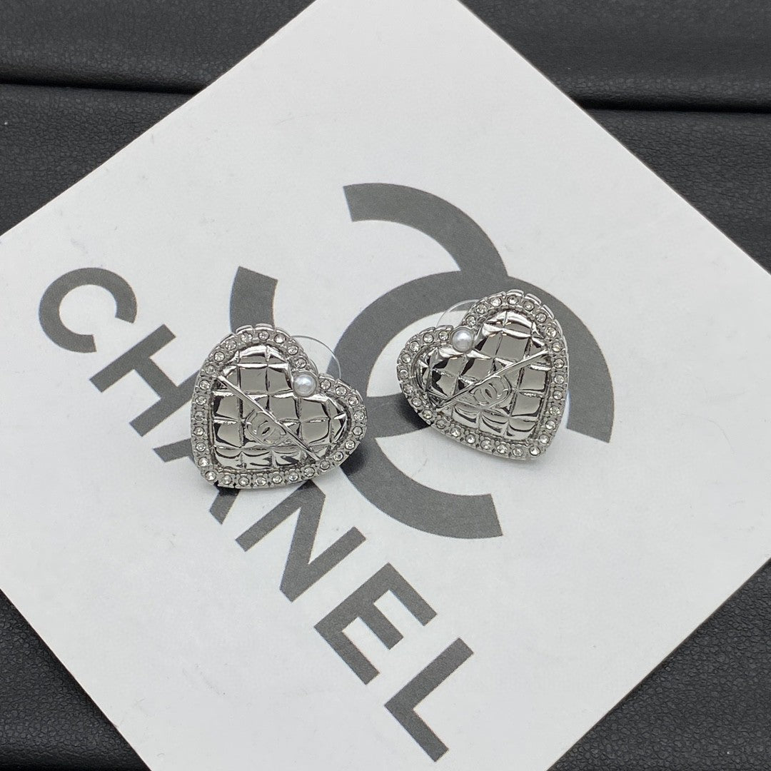 CEM215 New Arrive Fashion  Hot Sale  with Diamond Heart Earring  for Woman Jewelry 2 Color To Choose Gift