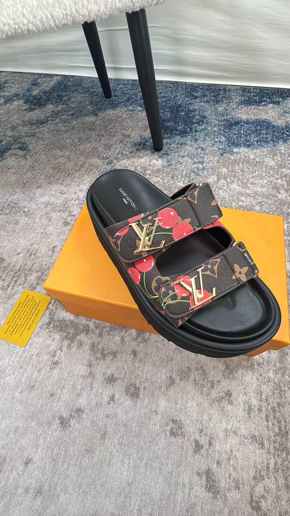 LEM501 New arrive fashion black white shose for woman beautiful Slippers gift to choose
