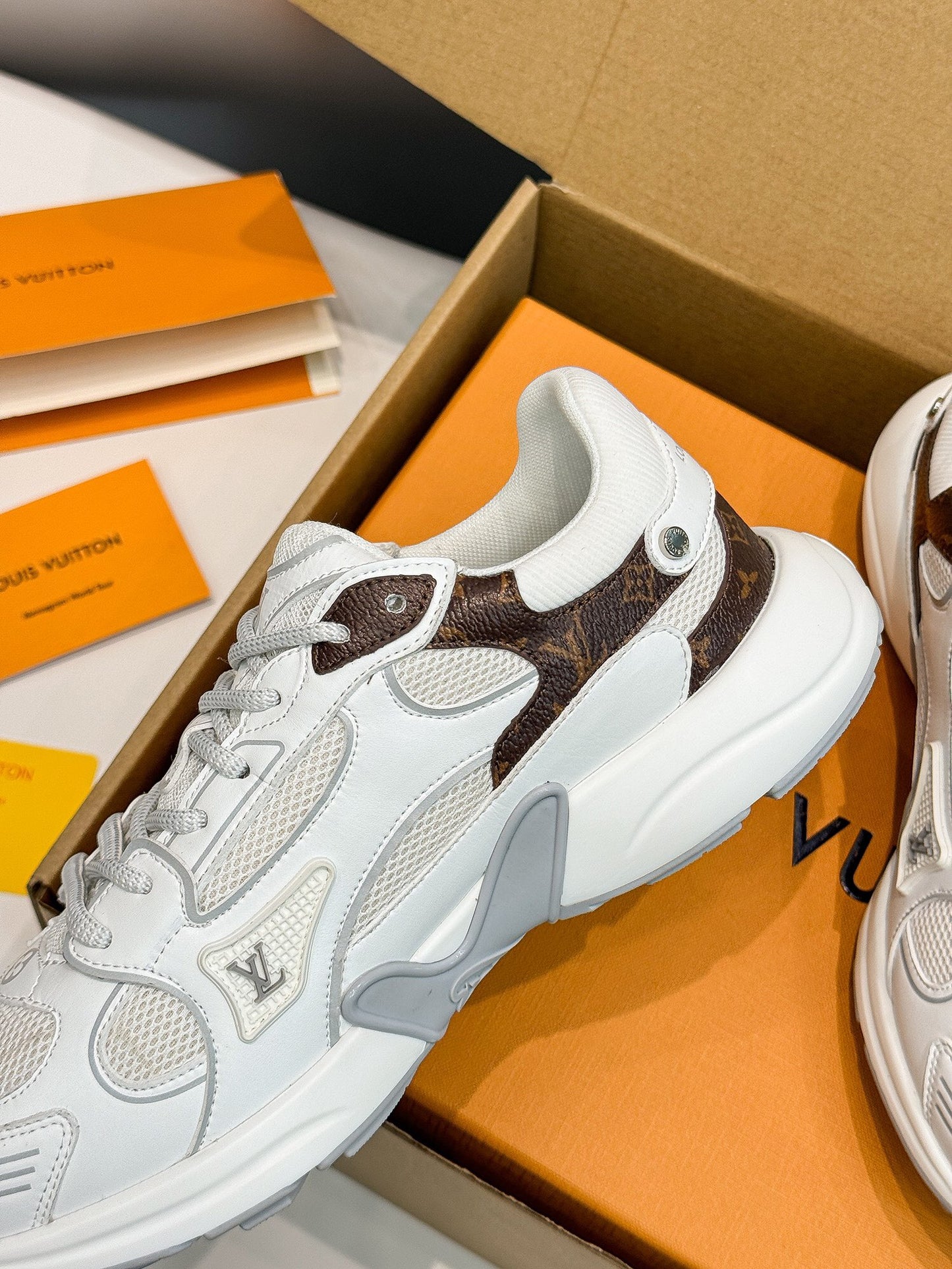 LEM260 designer shoes for running shoes men women Triple Black White shoes