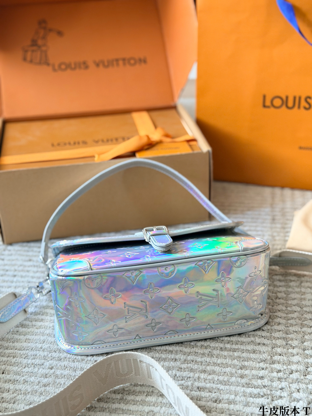 LEM611 New arrive fashion silver color bag for woman beautiful gift to choose 24*15cm