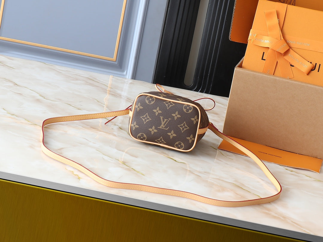 LEM247 13 x 16 x 10 cm Designer Bag Shoulder Bag Crossbody Bag Luxury Bag Purse Designer Temperament Fashion Clash Color Fashion Bag