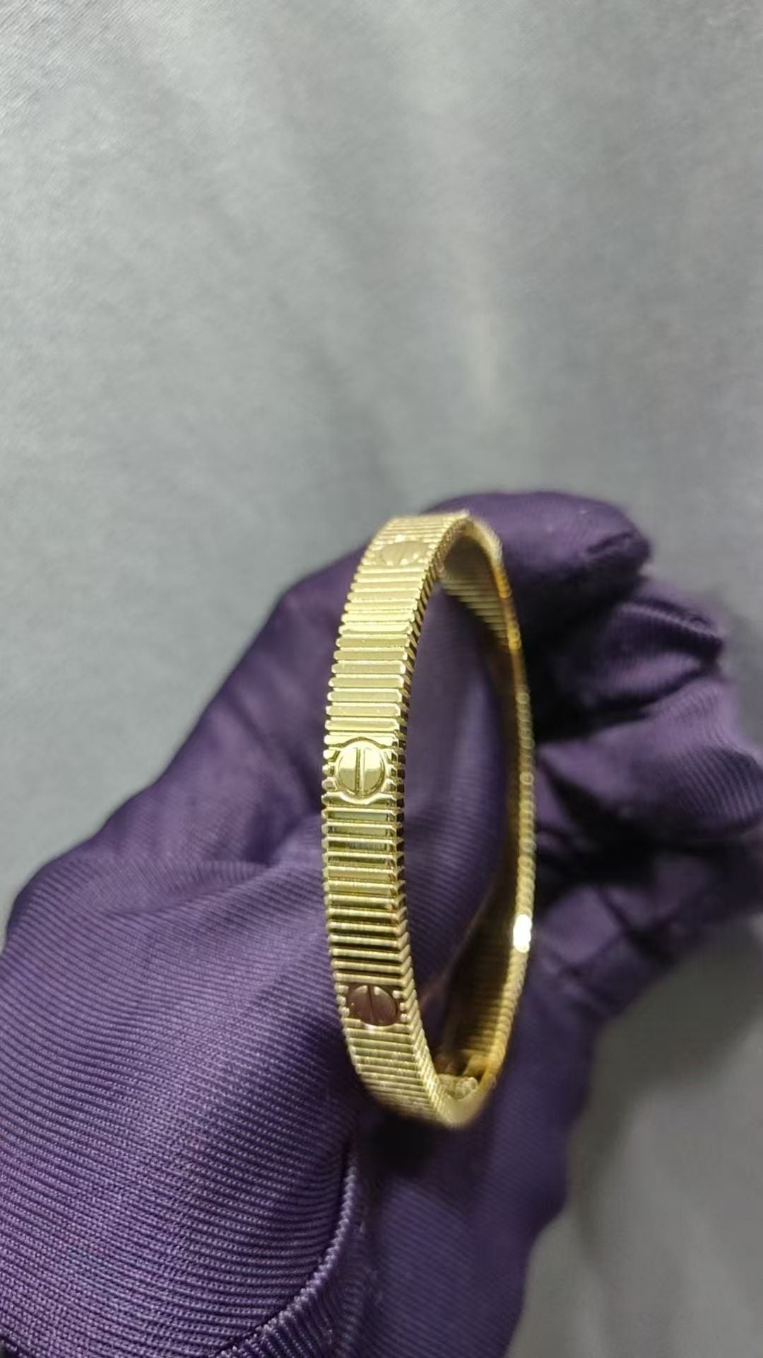 CREM205 New Arrive Fashion  Hot Sale Love Braclet for Woman Jewelry To Choose Gift