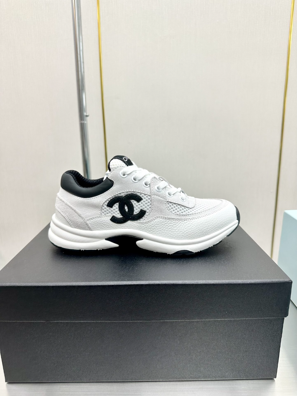 CEM229 New arrive fashion black and white shose for woman men beautiful gift to choose gift