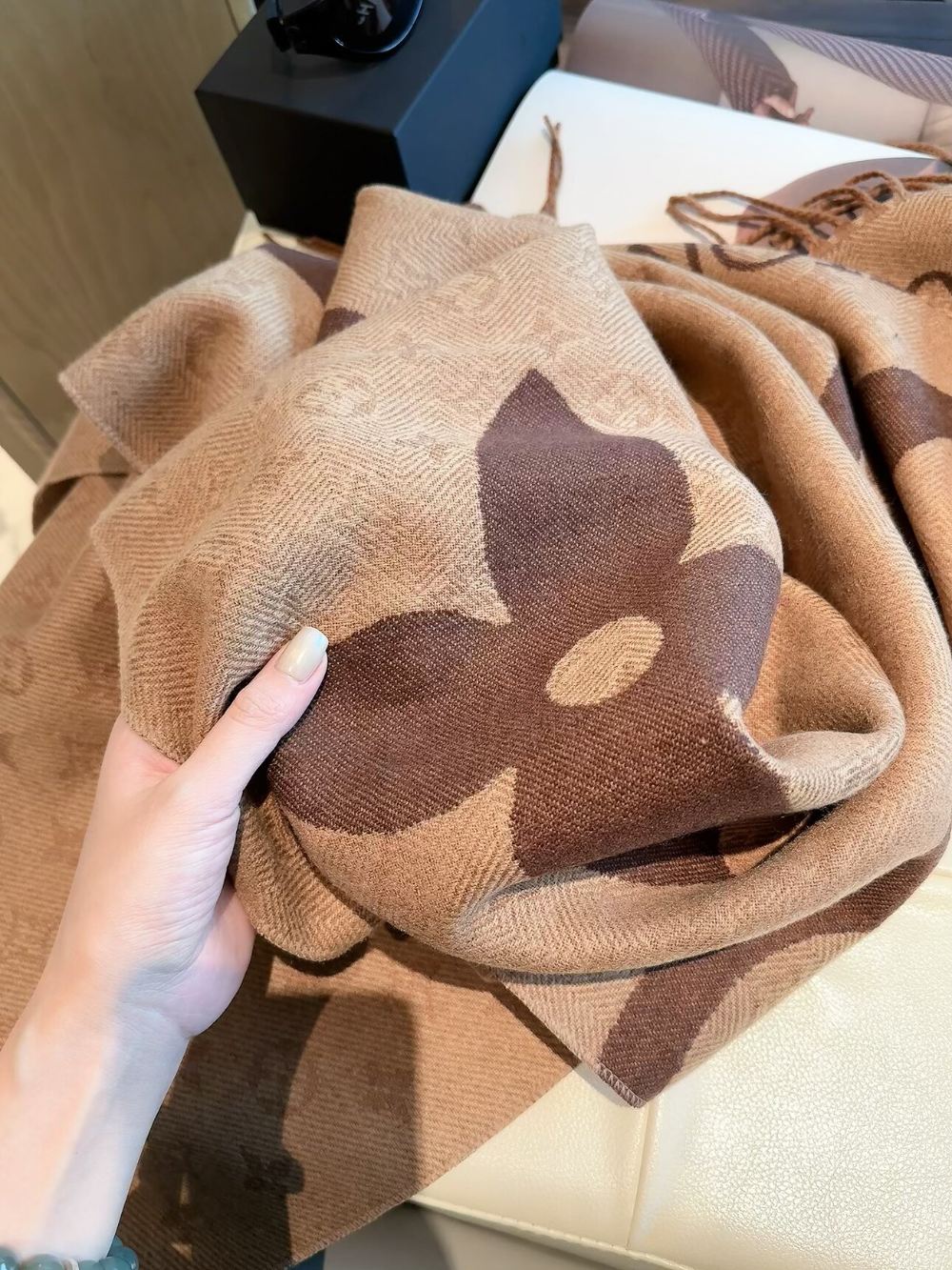 LEM561 new arrive  Hot sale  brown pink grey color fashion beautiful  scarf  for woman gift  to choose
