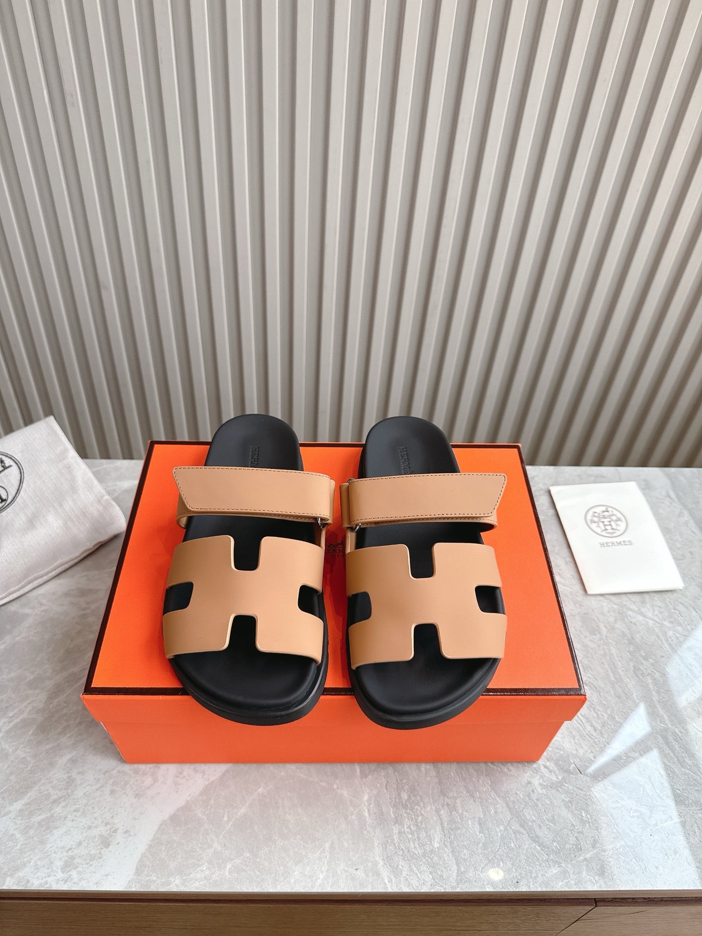 HEM100 Designer women Slippers, sandals shoes for women  high quality size 35 to 42