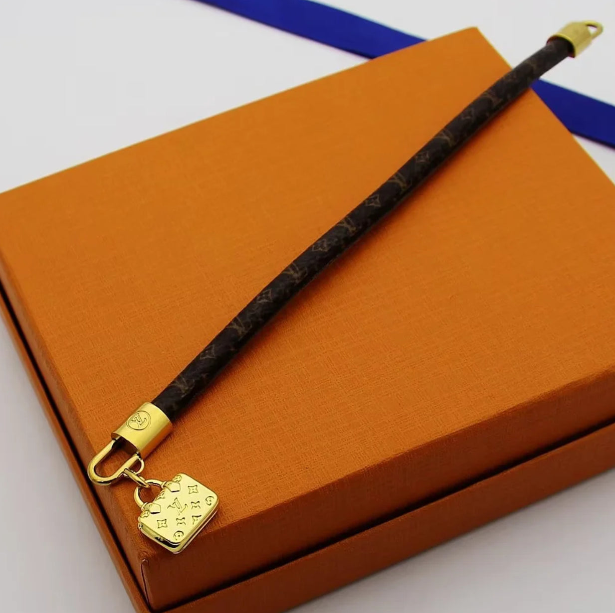 LEM319 FashionClassic Bracelet Brand Designer Leather Flowers Love Bracelet Bangles Promise Jewelry