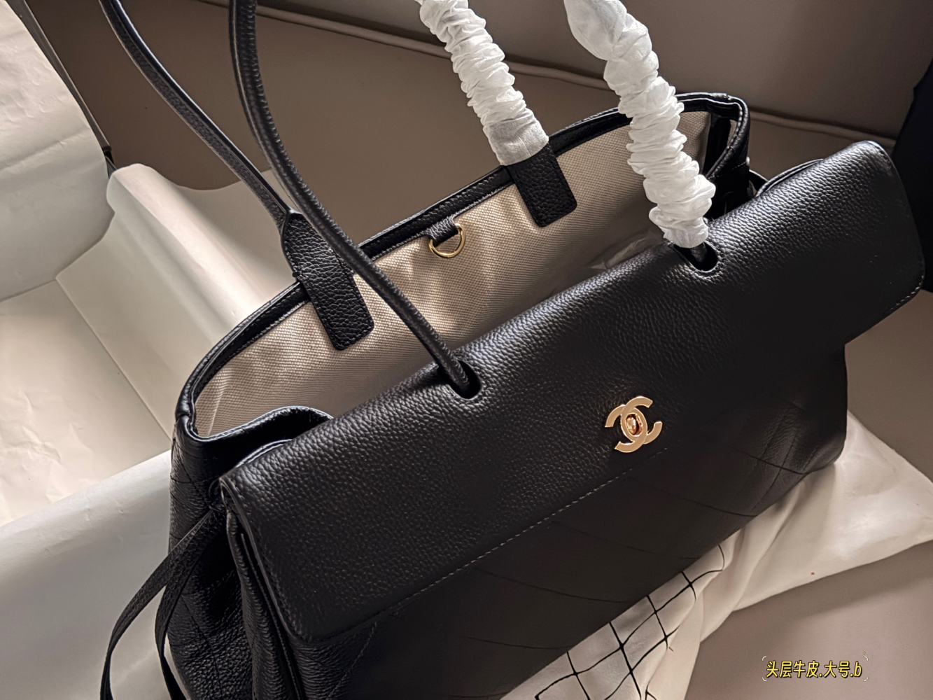 CEM289 New arrive fashion black red green brown bag for woman hands bag beautiful gift to choose gift 38*25cm