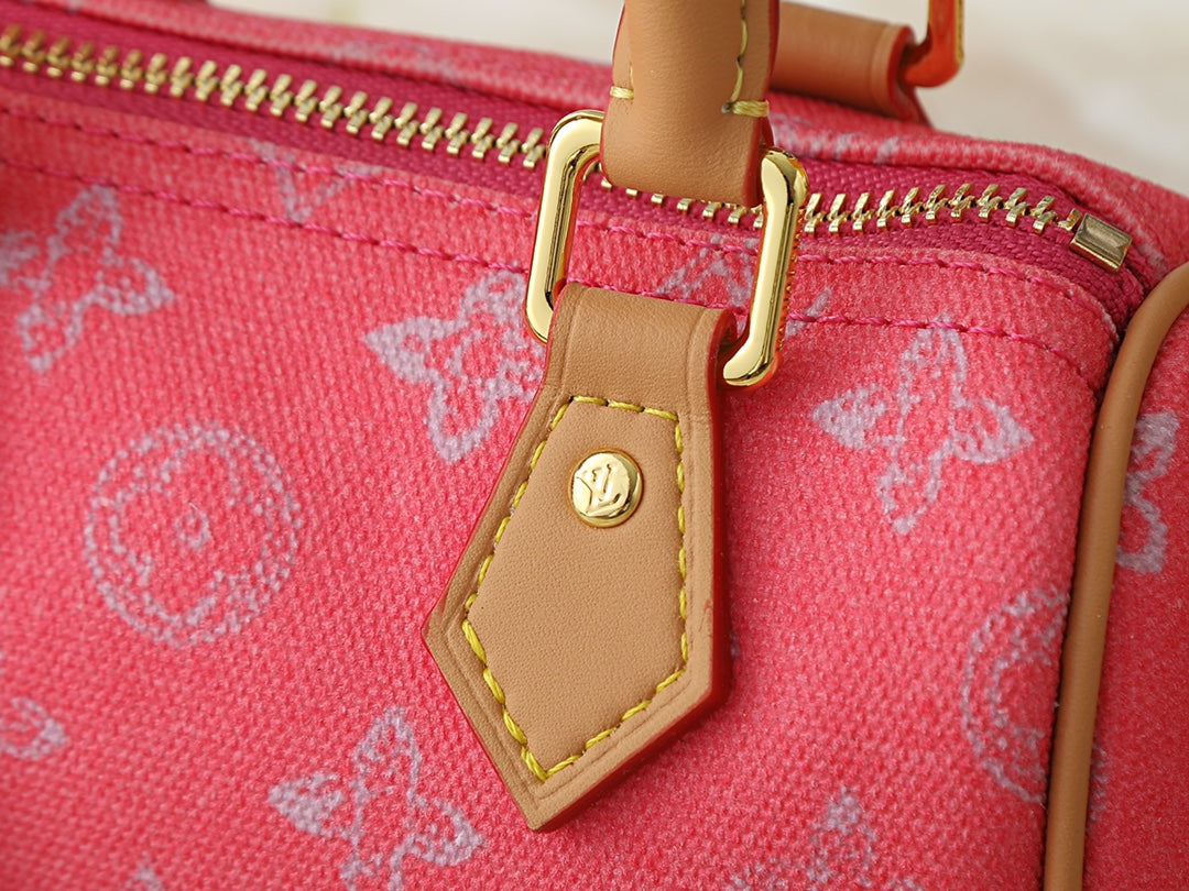 LEM45 New arrive fashion bag for woman beautiful gift to choose gift 16x10x7.5cm