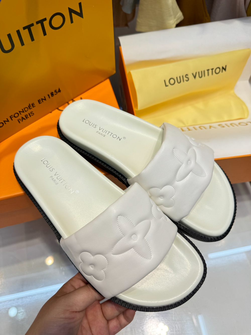 LEM452 New fashionable white black pink women's shoes men's shoes available in various colors beautiful slippers excellent gift items