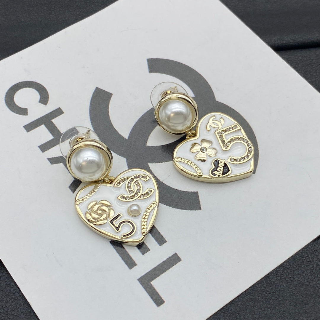 CEM209  New Arrive Fashion  Hot Sale  with Diamond Heart Earring  for Woman Jewelry To Choose