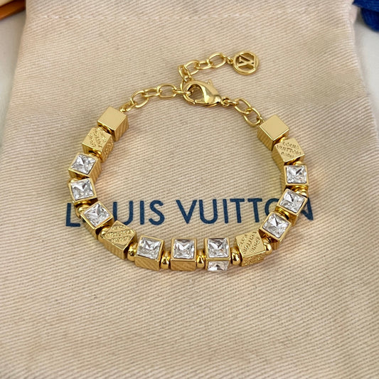 LEM397 New Fashion Open Flower Silver and Gold Color Bracelet Metal Letter Wristband Bracelet Couple Accessories for Woman