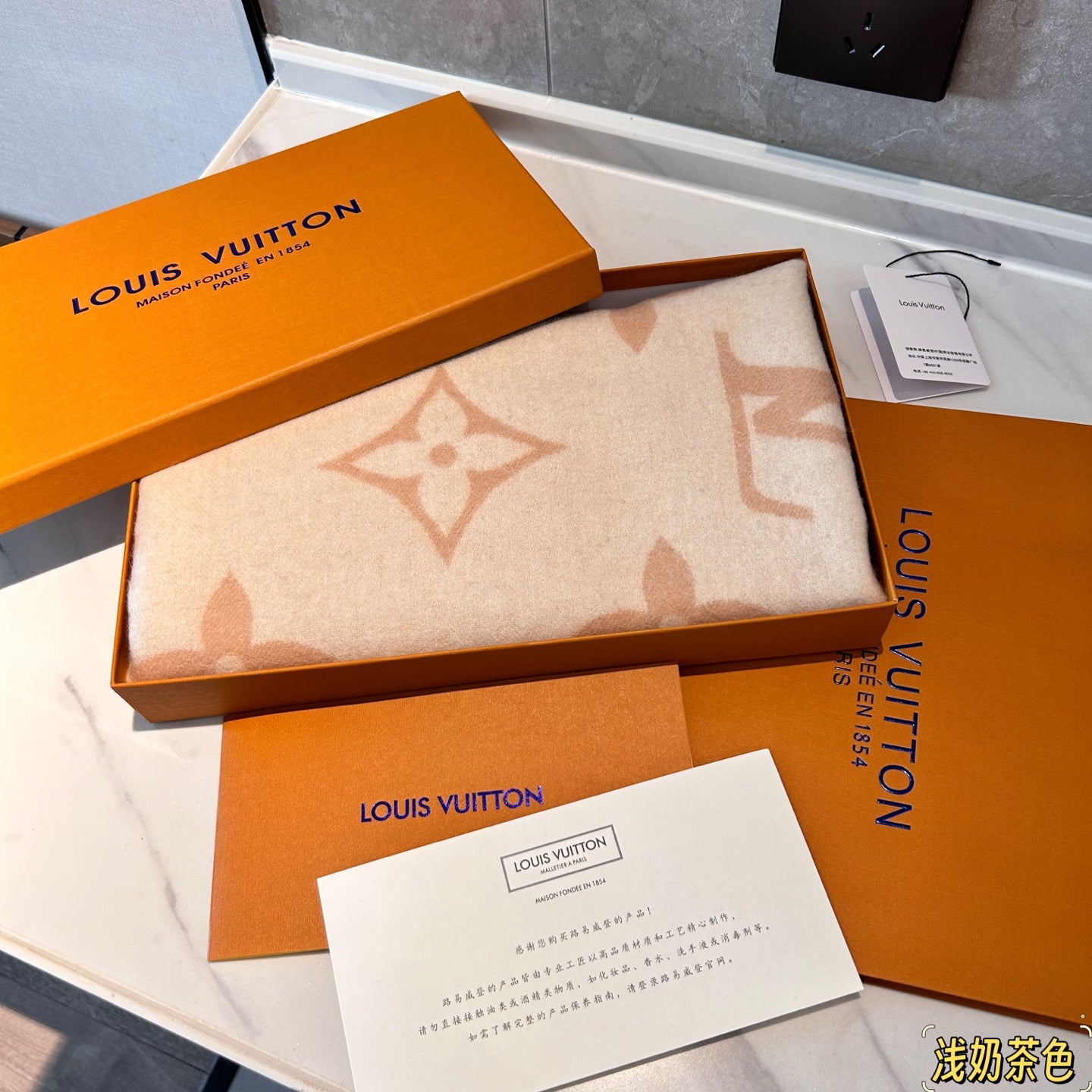 LEM326 new arrive Hot sale  black red gray color fashion beautiful scarf for woman men  gift to choose