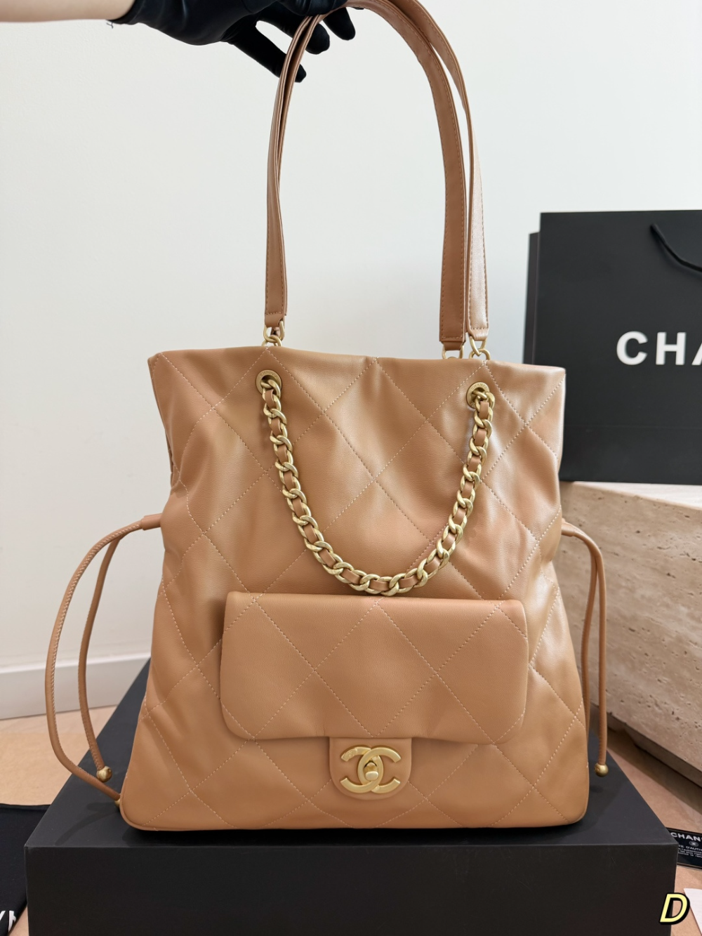 CEM489 New arrive fashion black  white red khaki bag for woman hands bag beautiful gift to choose gift 33*32cm