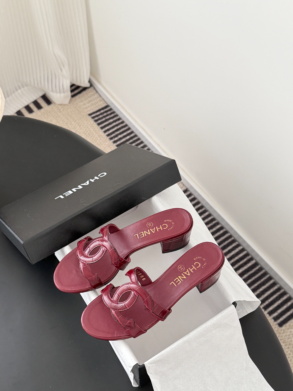 CEM312 New trendy slippers featuring a simple double-ring design are elegant and versatile perfect for summer and available in multiple colors