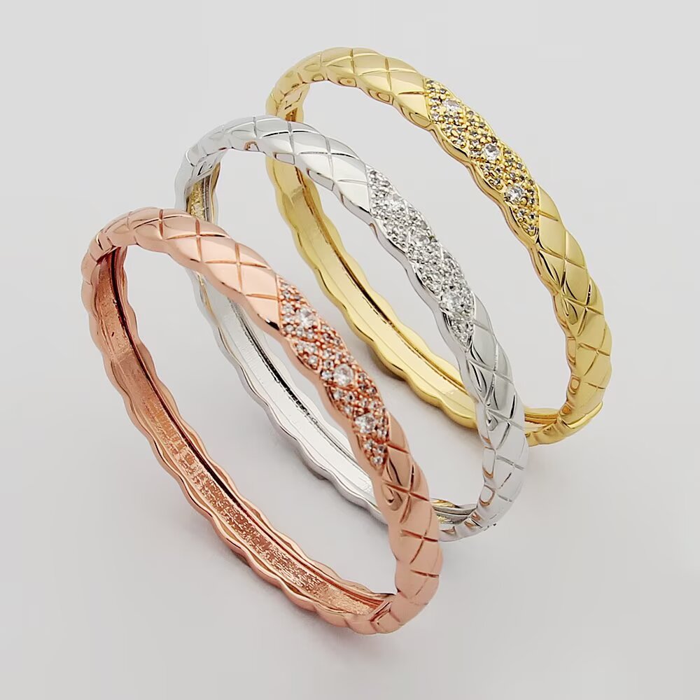 CEM161 Designer Bracelet 18k Gold Plated Bangle Luxury Brand Love Designed Bangles For Women High Sense Fritillary Diamond Bracelets Fashion Accessories Party Jewelry