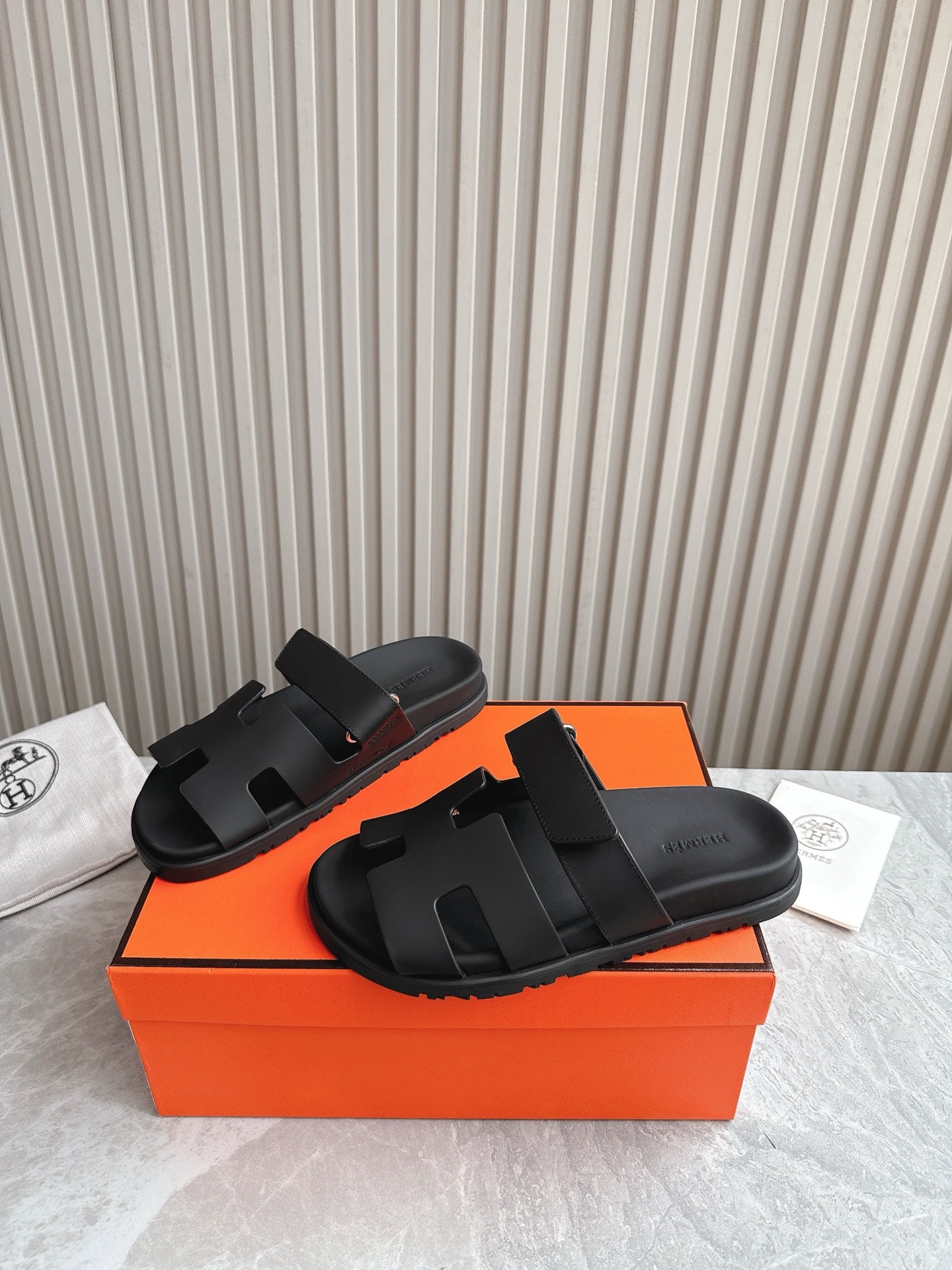 HEM100 Designer women Slippers, sandals shoes for women  high quality size 35 to 42