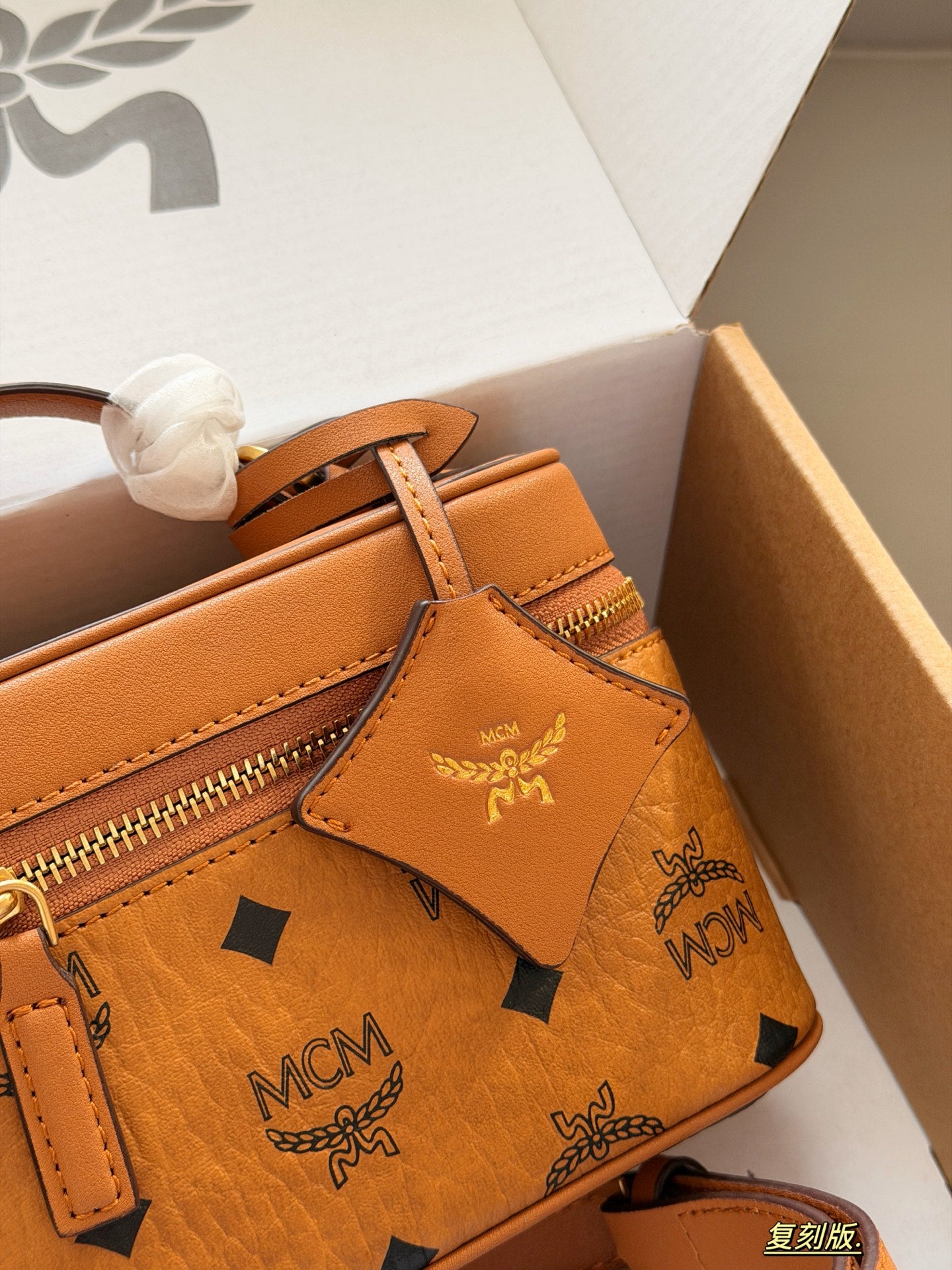 DEM300 New arrive fashion Makeup bag pink brown bag for woman beautiful gift to choose gift 19*12cm