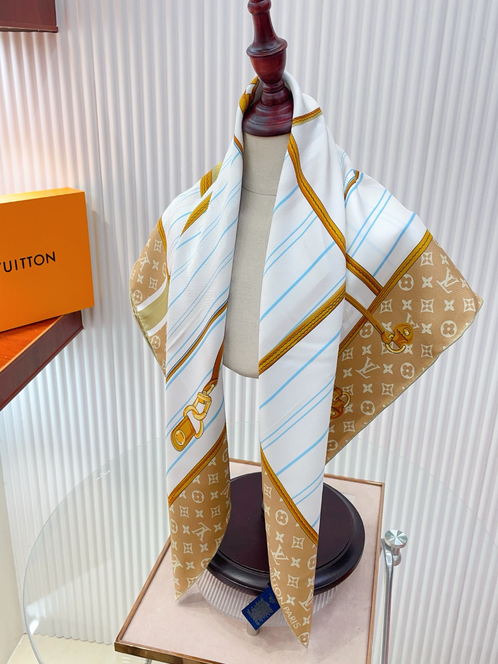 LEM440 New product launched selling well Khaki fashionable and exquisite scarf as a great gift option 90*90cm