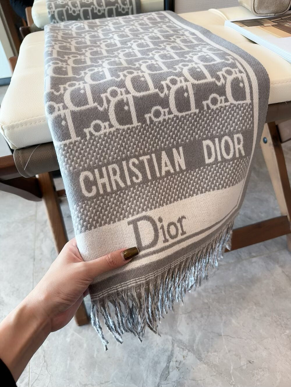 DEM234 Scarf Designer Classic Plaid Women Man Designer Scarf 100% Cashmere Scarves For Winter Warm Womens and mens Long Wrs