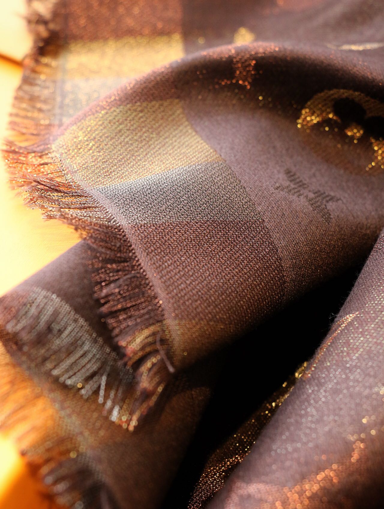 LEM328 new arrive Hot sale  black red gray color fashion beautiful scarf for woman men  gift to choose 140*140cm size