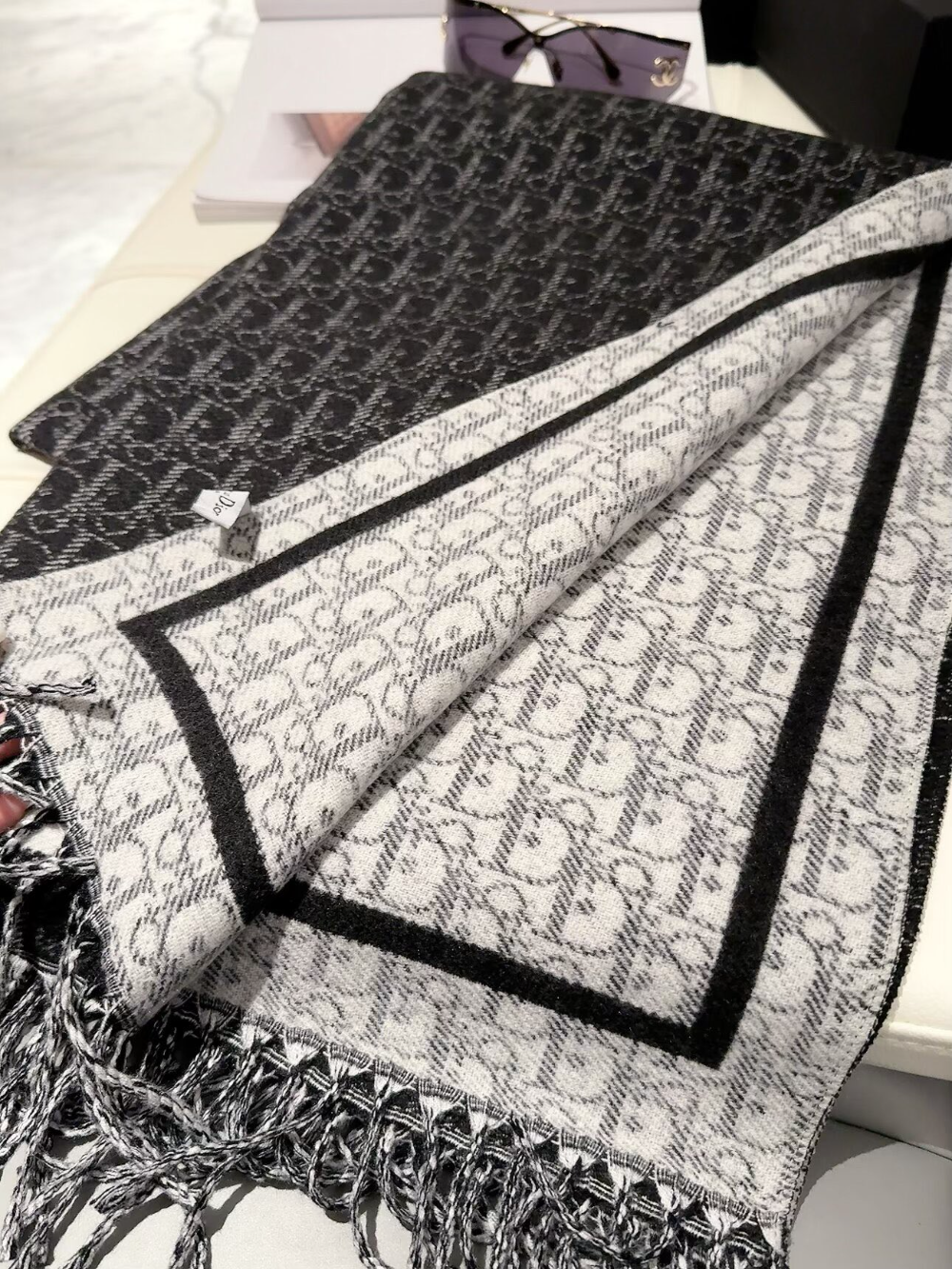DEM393 new arrive  Hot sale black grey pink color fashion beautiful  scarf  for woman gift  to choose