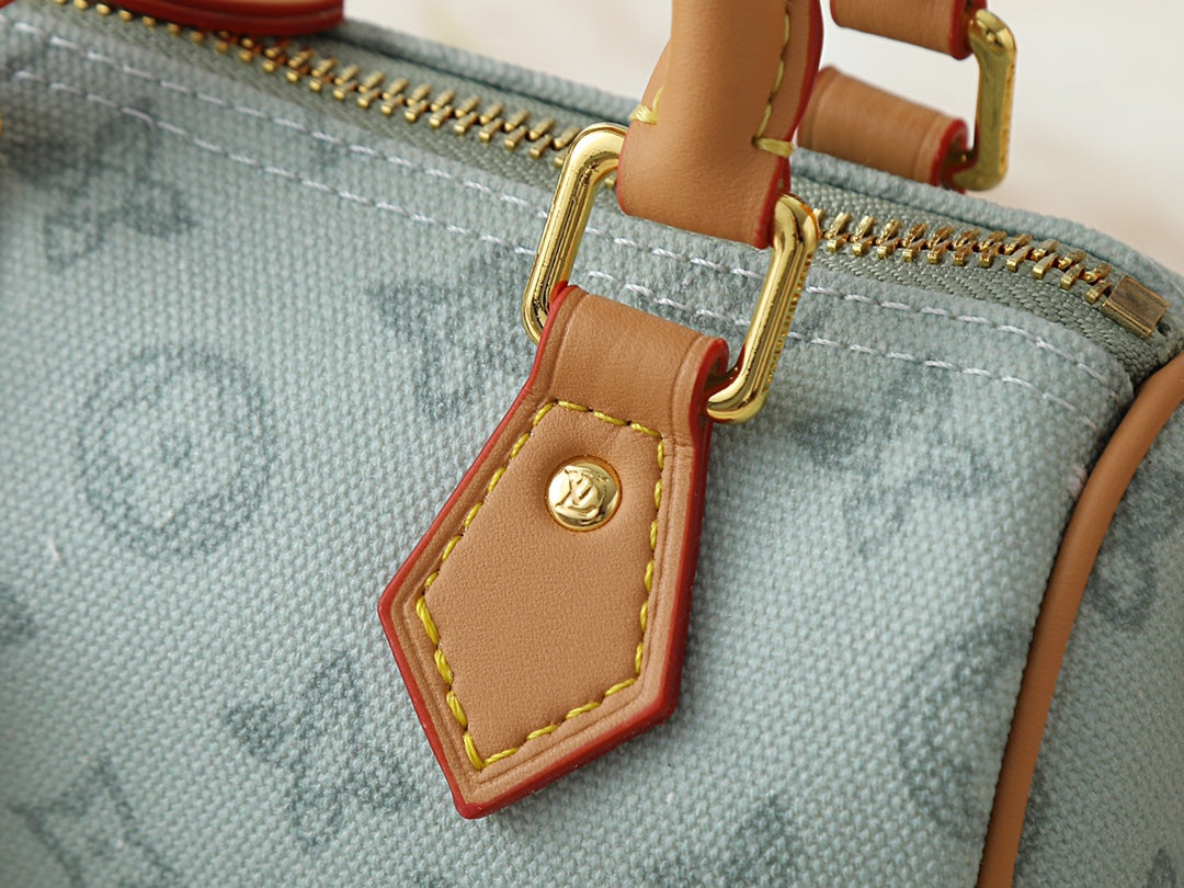 LEM45 New arrive fashion bag for woman beautiful gift to choose gift 16x10x7.5cm