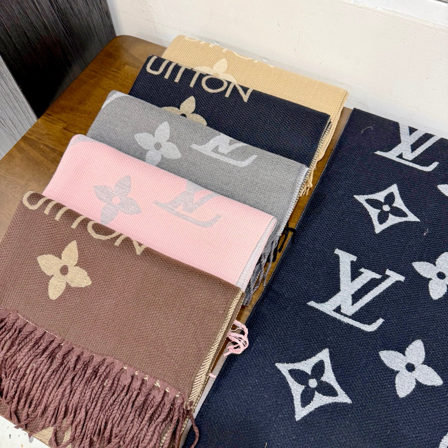 LEM284 Cashmere knitted scarf Women Man Designer Scarf fashion brand Cashmere Scarves For Winter Womens and mens Long Wraps Size 65*180cm gift