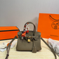 HEM121 The new fashionable and luxurious handbag features a classic flip-top design is elegant and versatile fully showcasing the charm of women It is the ideal gift choice 21*14cm