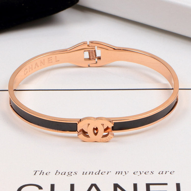 CEM201 Fashion Titanium Steel Design Shell Bracelets Charm for Women Gold Jewelry