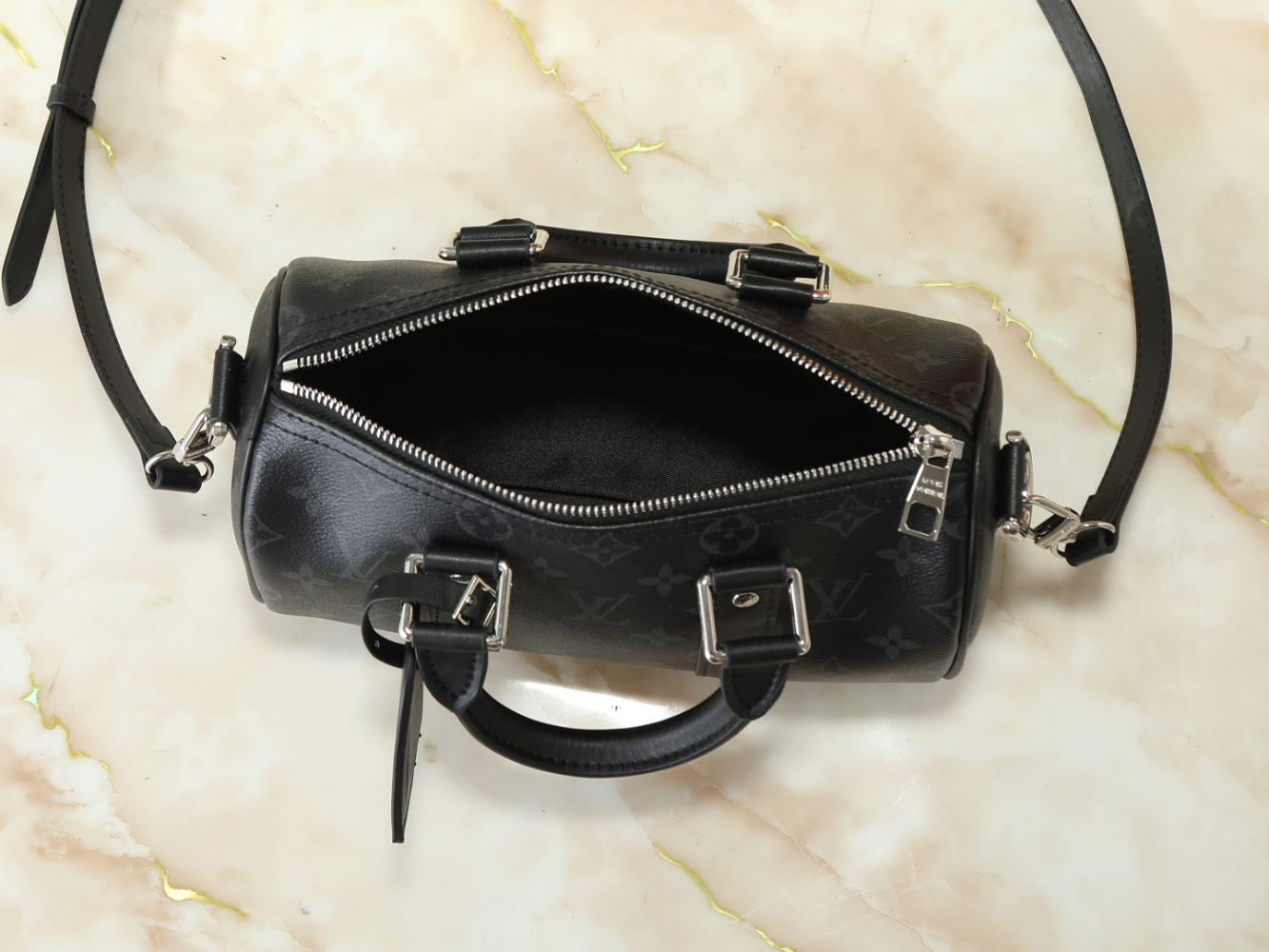 LEM432 New arrive fashion black white brown red khaki  bag for woman hands bag beautiful gift to choose gift 25.0 x 15.0 x 11.0 cm