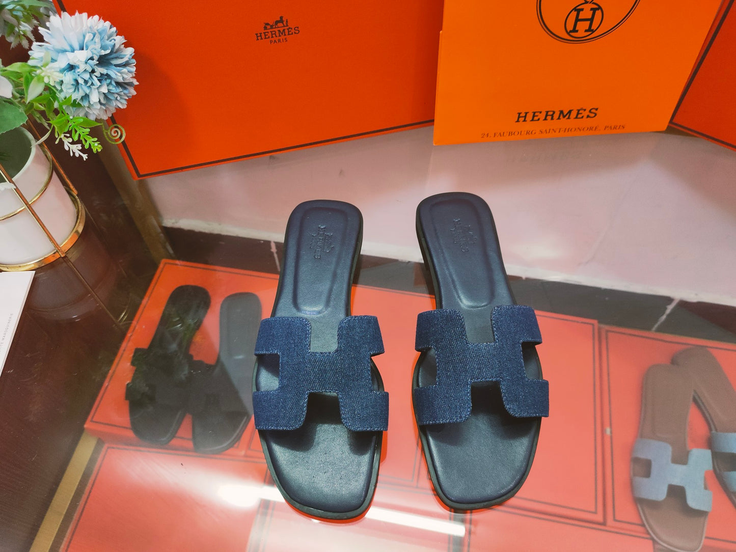 HEM107 New arrive fashion blue and black color H shose for woman beautiful Slippers gift to choose