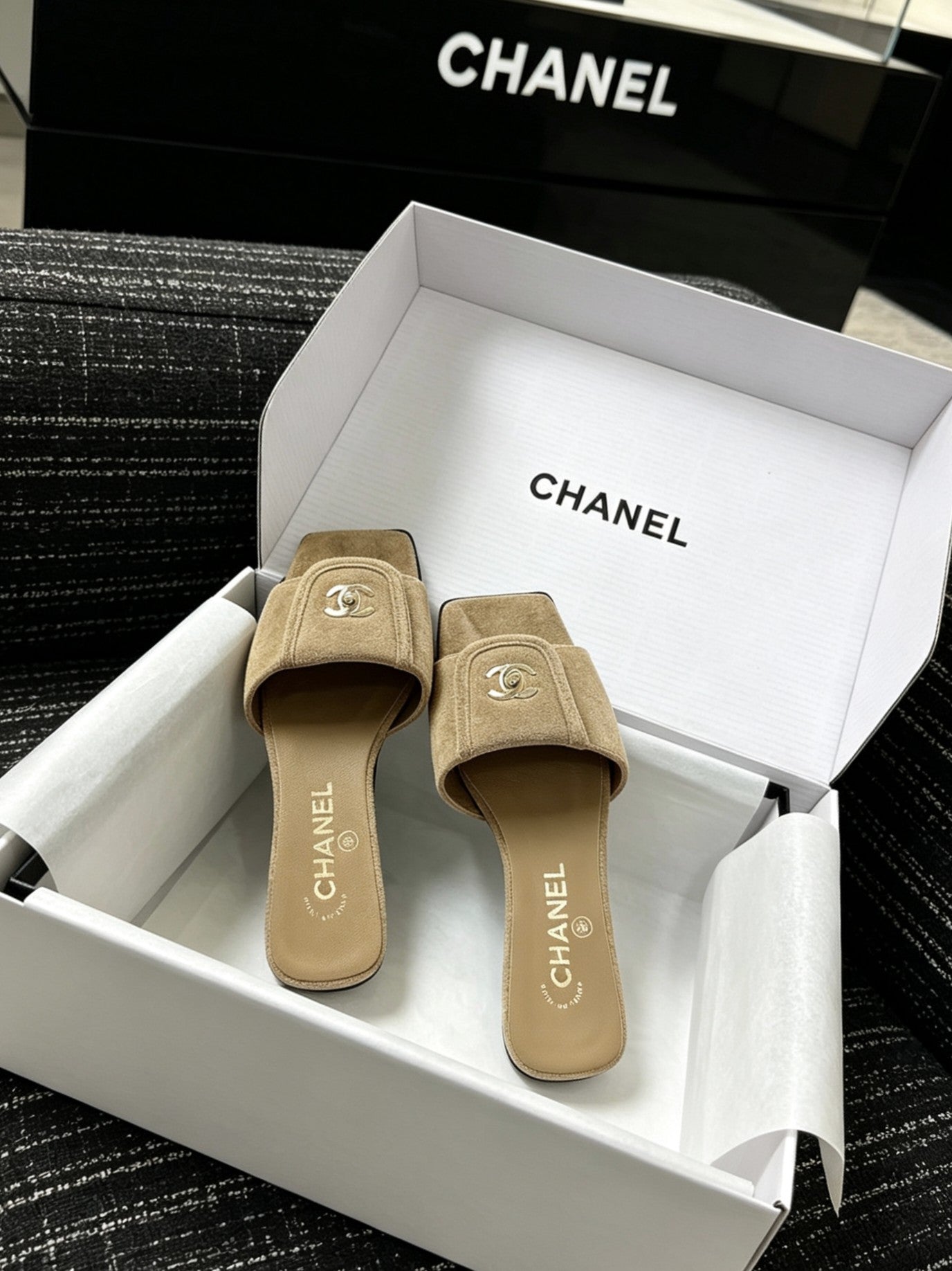 CEM260 New arrive fashion black and white color shose for woman beautiful Slippers gift to choose
