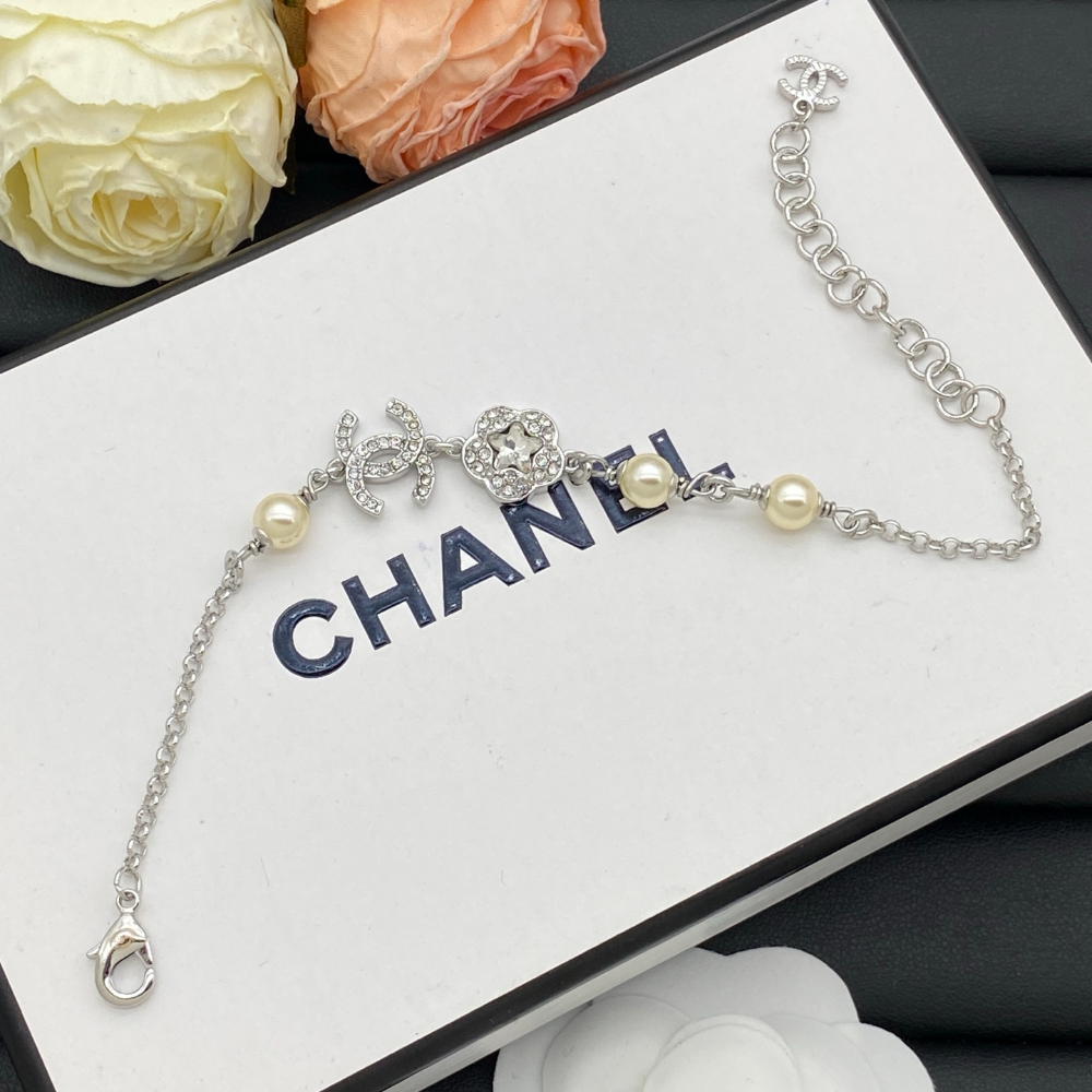 CEM498 New Arrive Fashion Hot Sale with Big Diamond Pearl Hand braceletfor Woman Jewelry To Choose Gift
