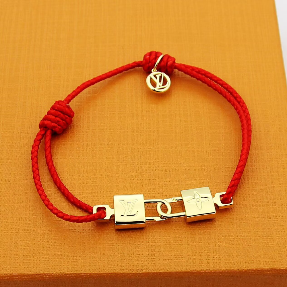 LEM471 New trendy open-style bracelet - Metal lock letter wristband - Women's couple accessory