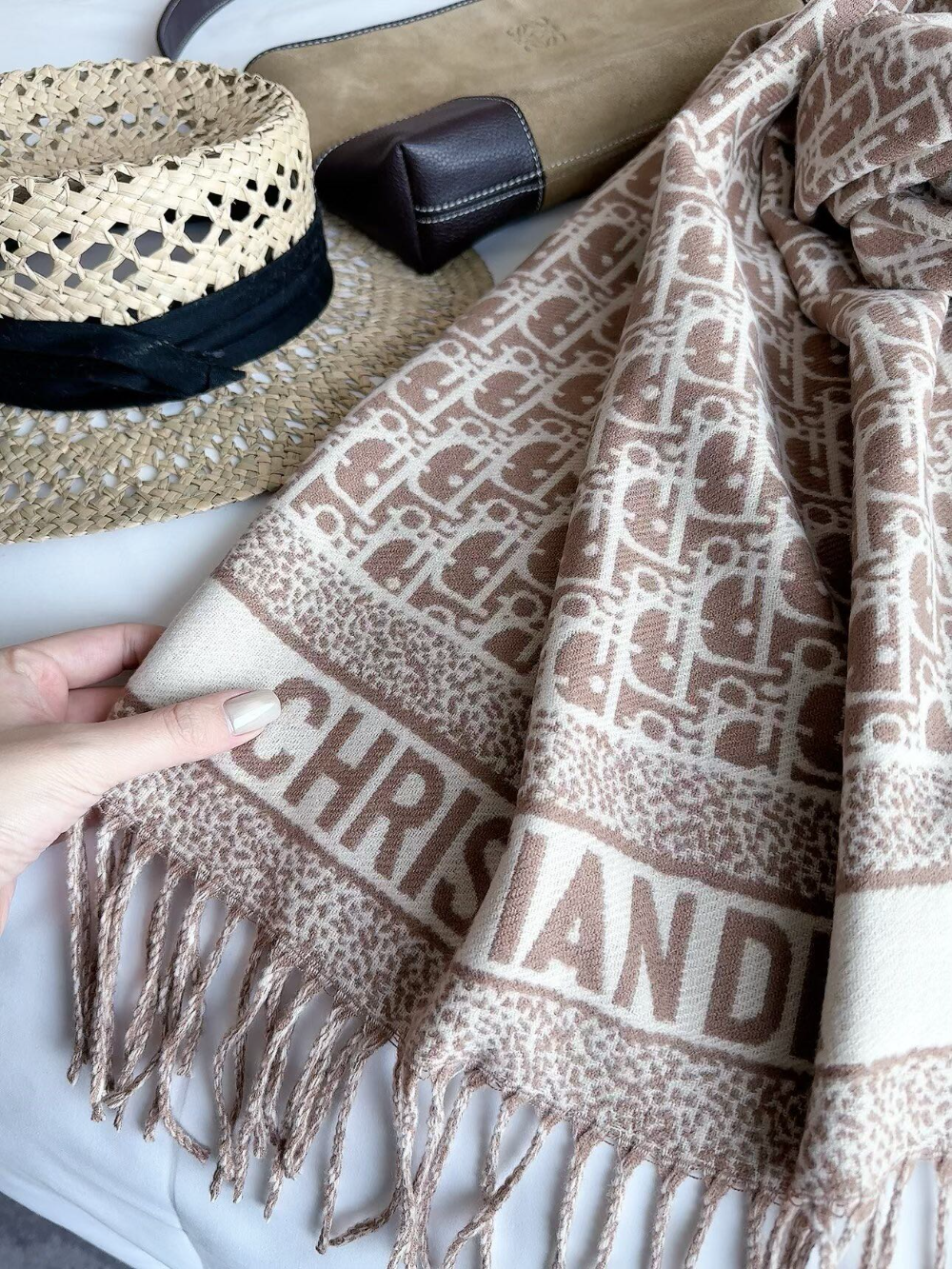 DEM380 new arrive  Hot sale grey brown color fashion beautiful  scarf  for woman gift  to choose