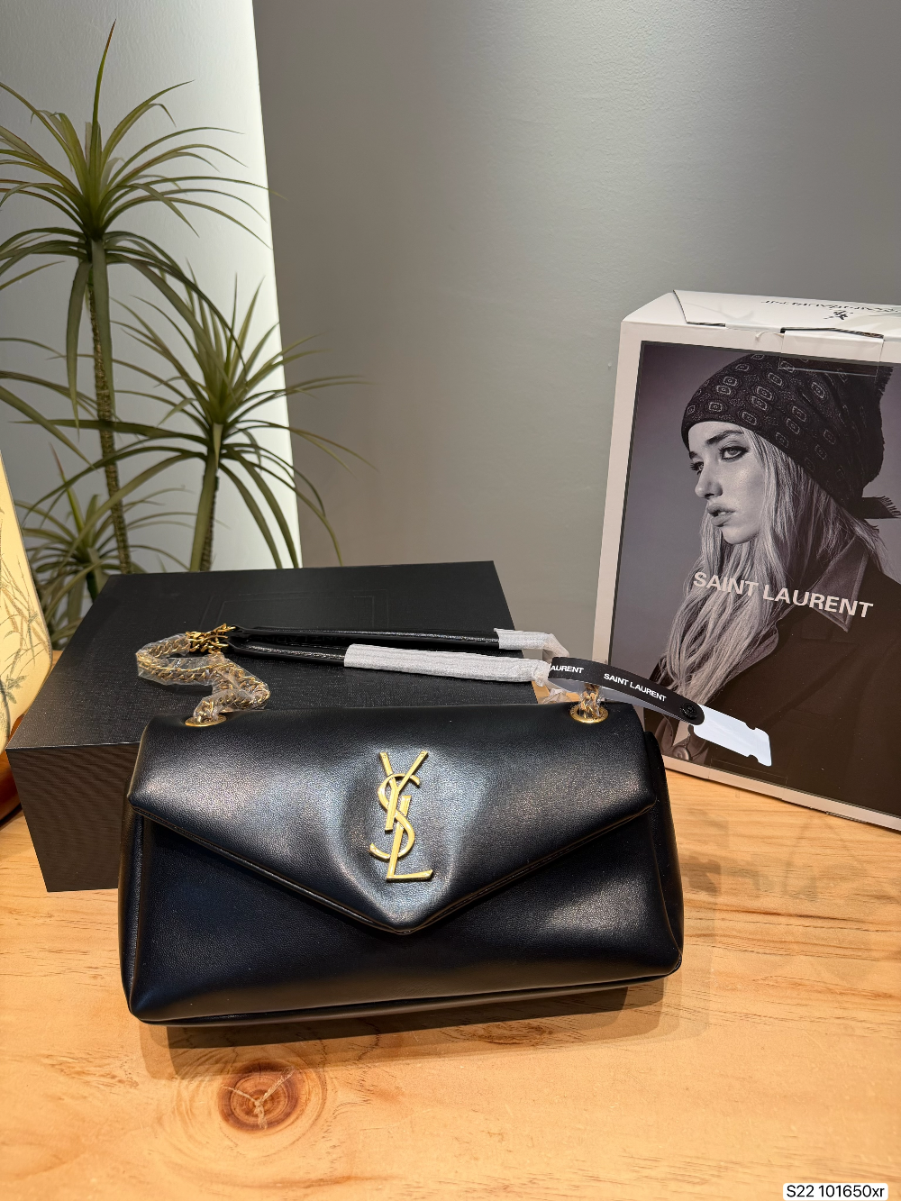YLEM9 New arrive fashion black white red green color bag for woman beautiful gift to choose gift size to choose 26 *15 cm