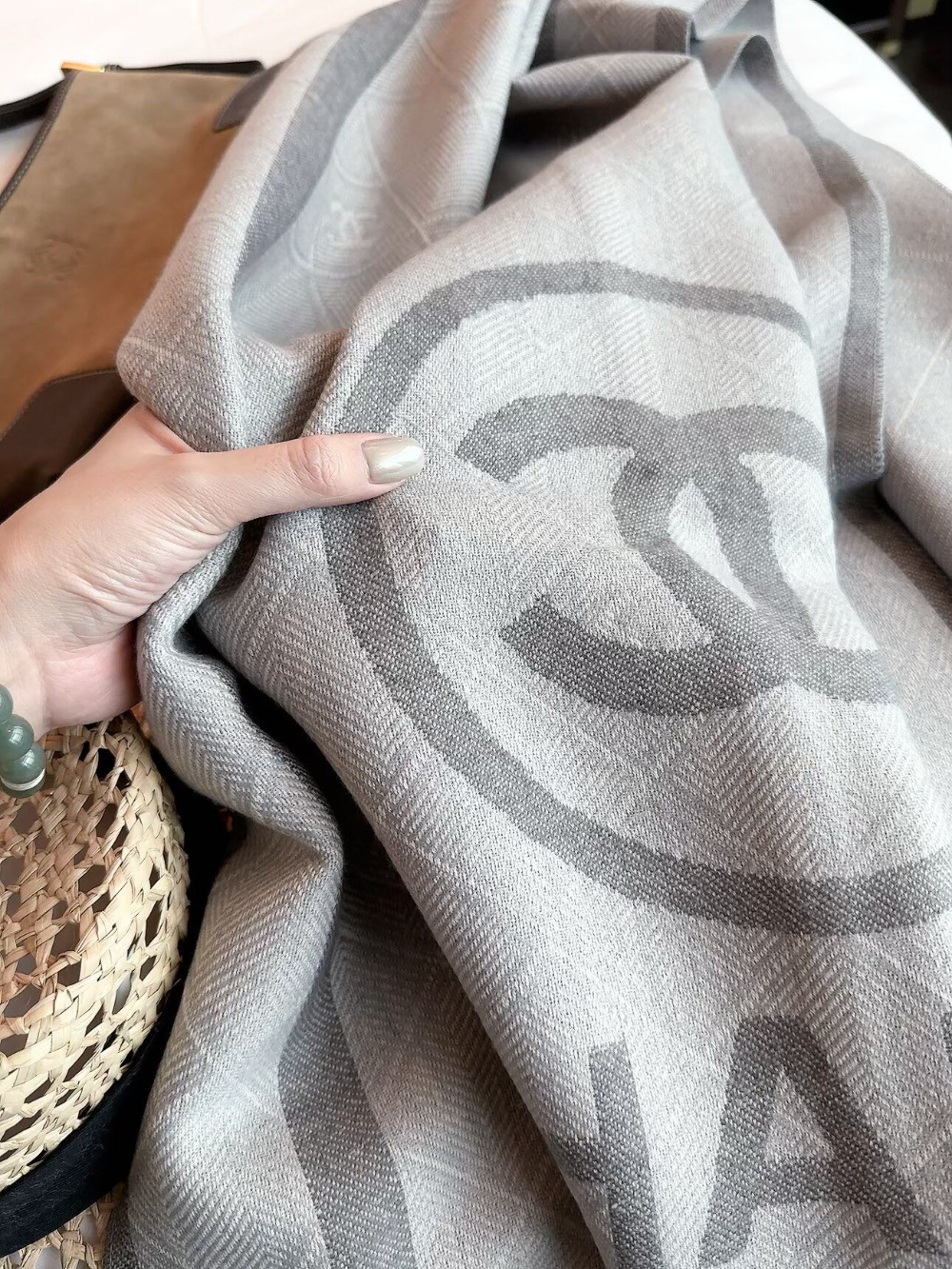 CEM388 new arrive  Hot sale grey brown  pink color fashion beautiful  scarf  for woman gift  to choose