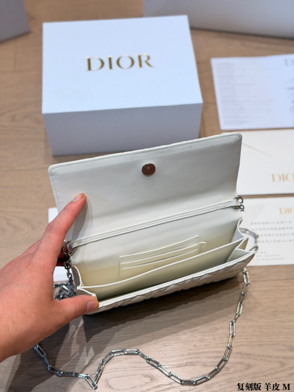 DEM315 New arrive fashion white black brown blue pink red yellow bag for woman hands bag beautiful gift to choose gift 22 *12cm