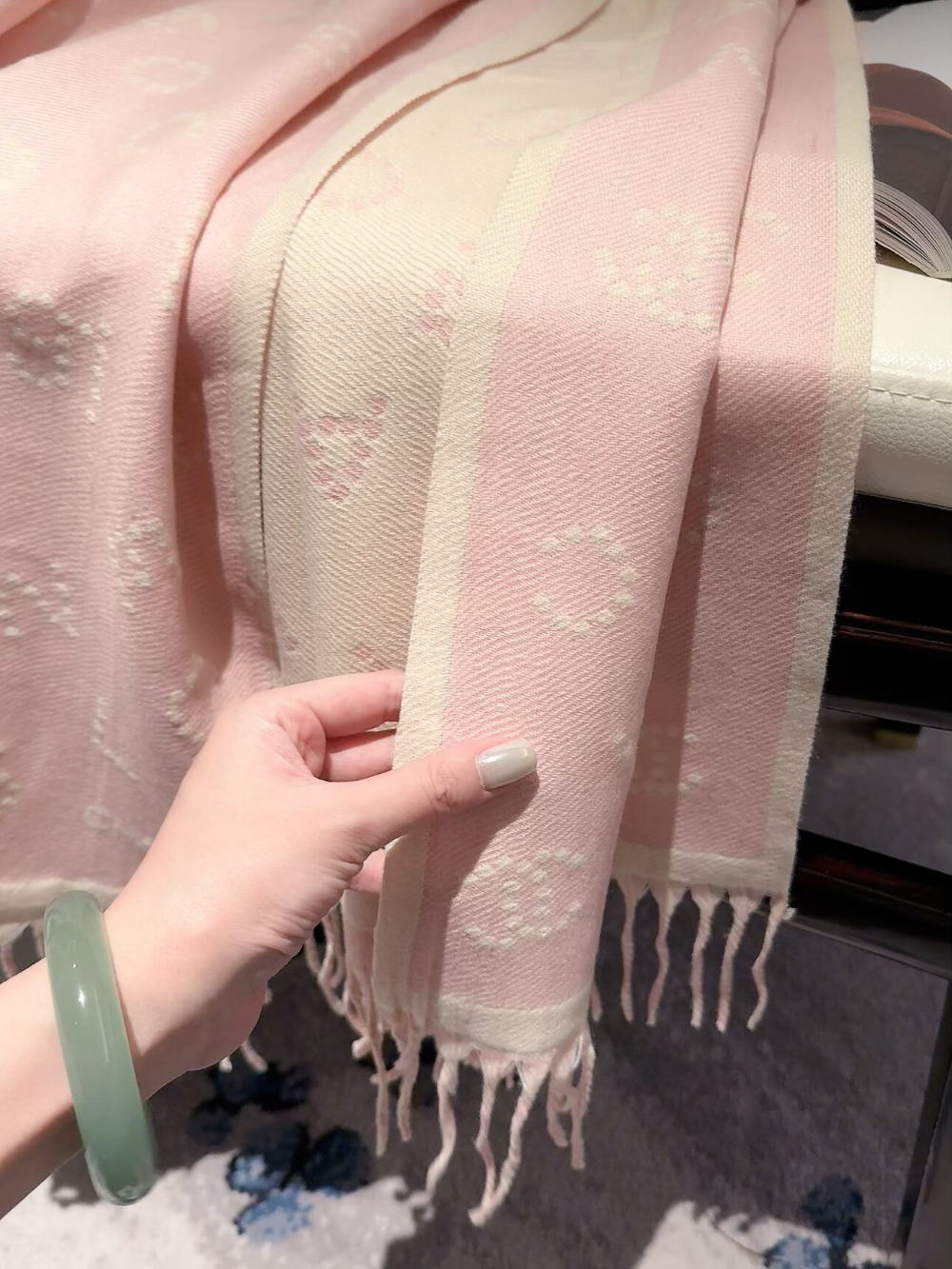 CEM483 new arrive  Hot sale pink black color fashion beautiful  scarf  for woman gift  to choose