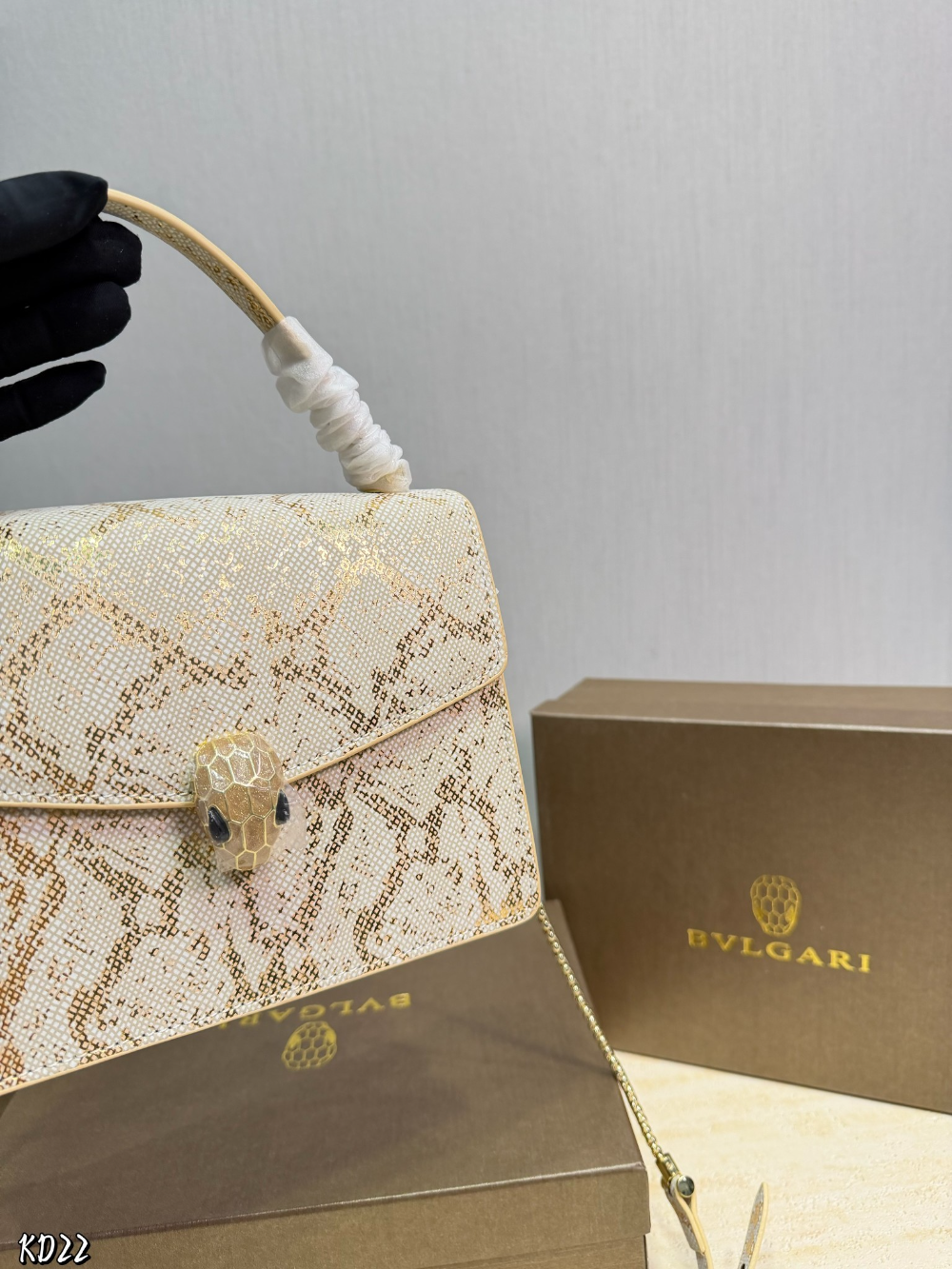 BEM40 New arrive fashion blue white gold beige green bag for woman hands bag beautiful gift to choose gift 21*16cm