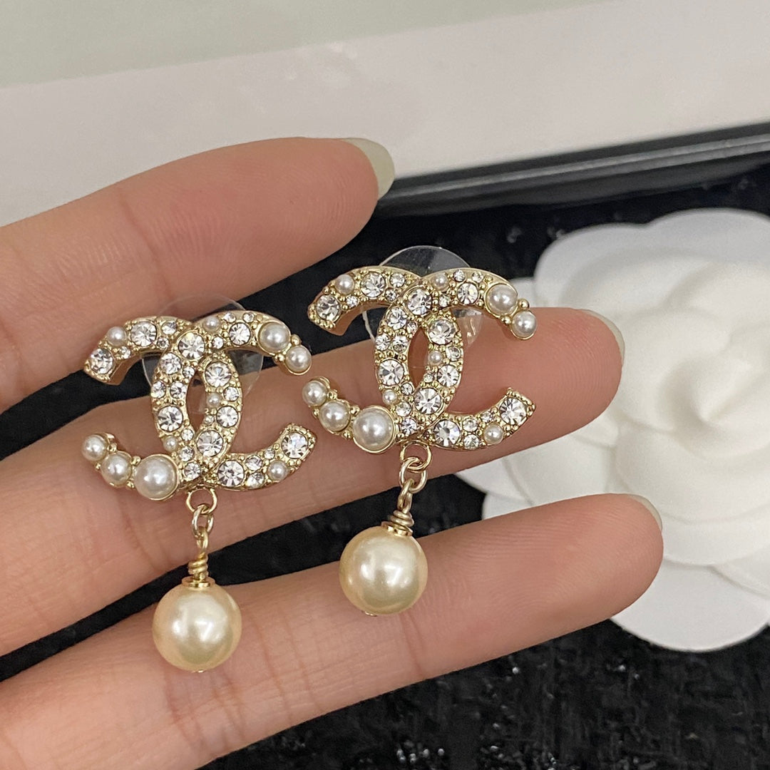 CEM223 New Arrive Fashion  Hot Sale  with Full Diamond Earring  for Woman Jewelry To Choose Gift