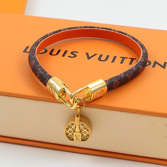 LEM307 New arrive Fashion  pendant bracelet wrapped in round cakes titanium steel bracelet couple accessories for woman