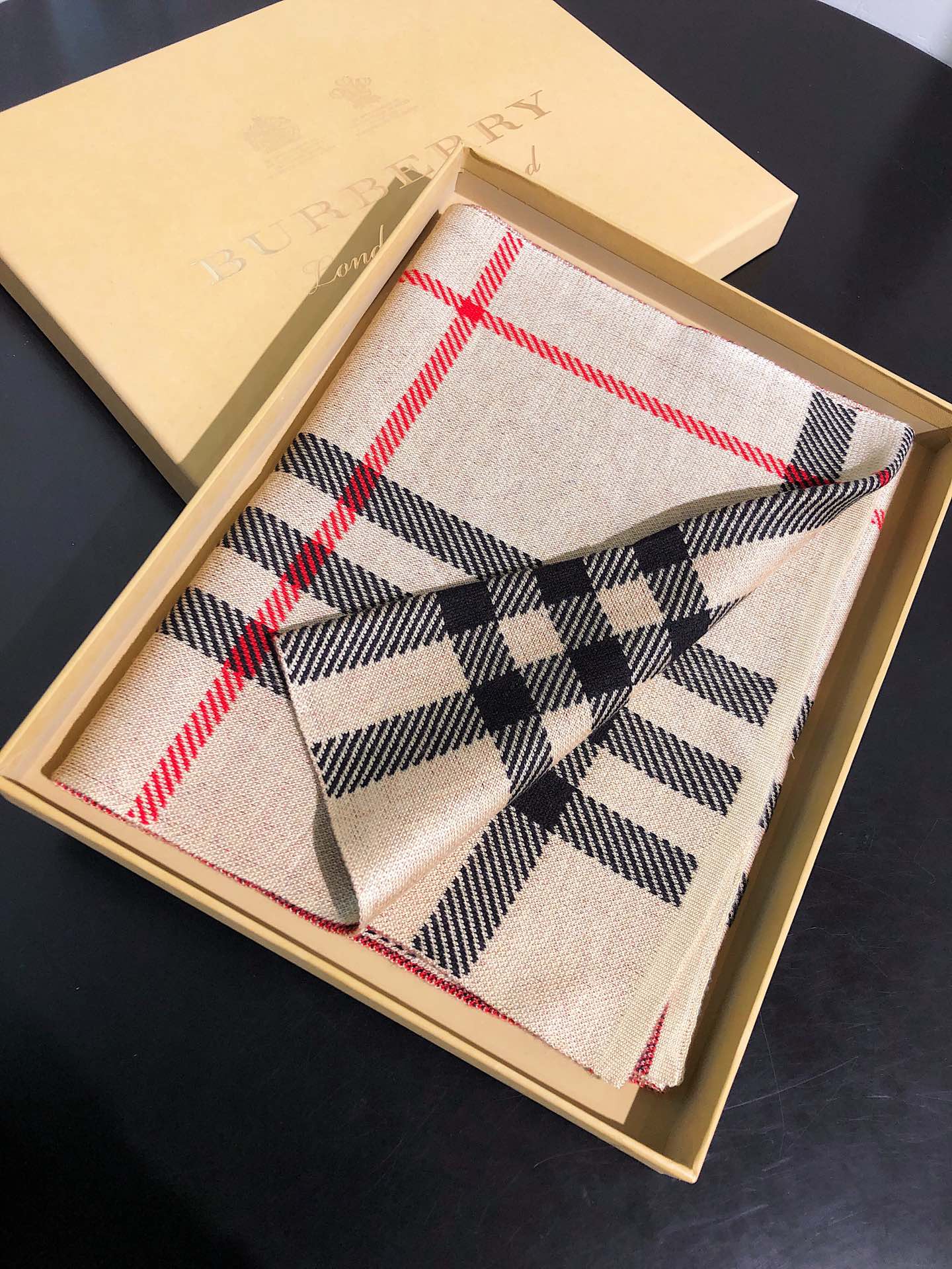 BEM33 Fashion Women's men Cashmere Designer Scarf Soft Touch Warm Packaging Autumn and Winter Long Shawl Brown and White Full Letter Scarf180*30cm