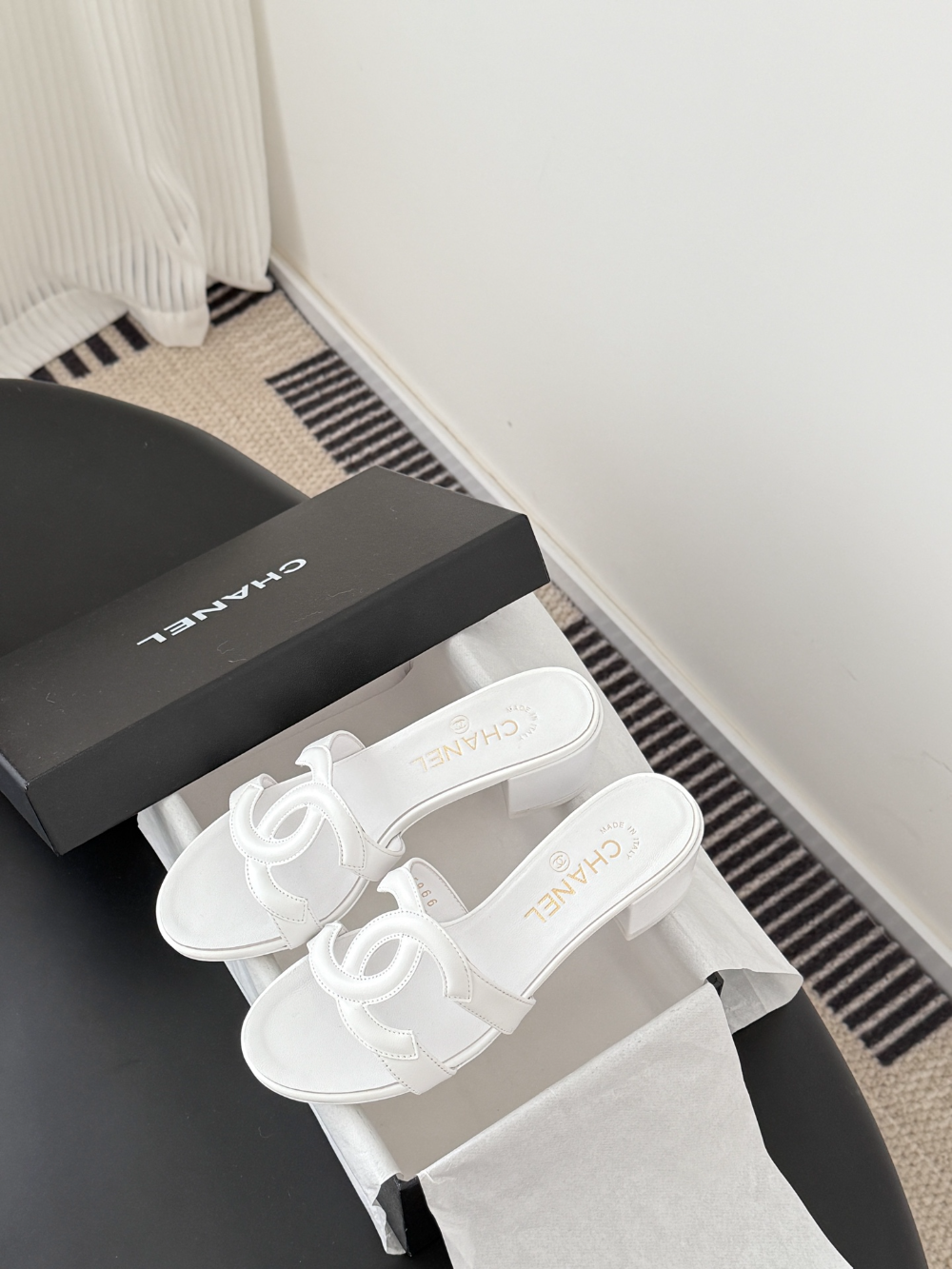 CEM312 New trendy slippers featuring a simple double-ring design are elegant and versatile perfect for summer and available in multiple colors