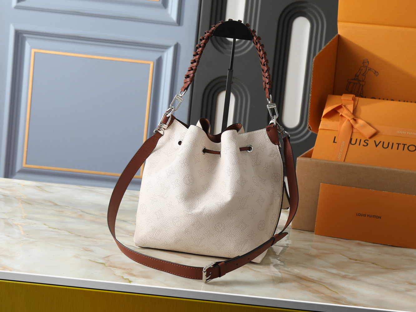 LEM486 New arrive fashion black white brown bag for woman hands bag beautiful gift to choose gift 25 x 25 x 20cm