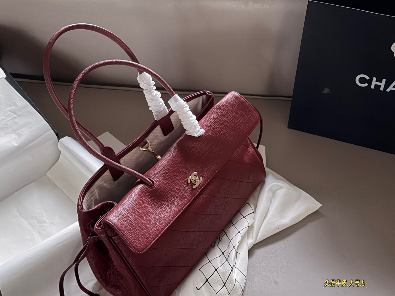 CEM289 New arrive fashion black red green brown bag for woman hands bag beautiful gift to choose gift 38*25cm