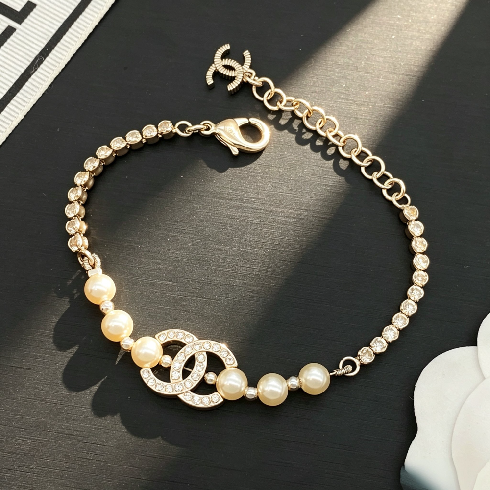 CEM493 New Arrive Fashion Hot Sale with Big Diamond Pearl Hand braceletfor Woman Jewelry To Choose Gift
