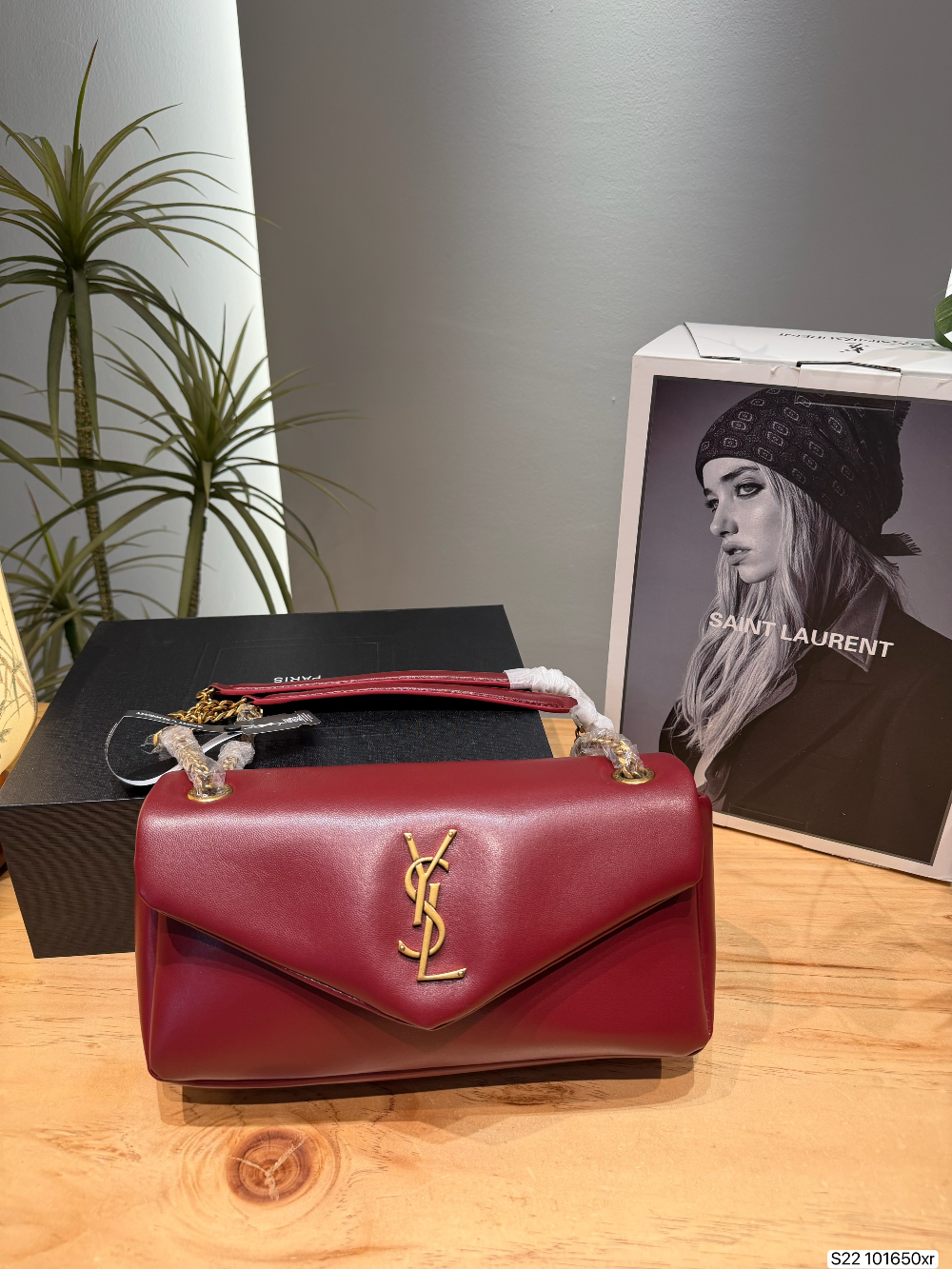 YLEM9 New arrive fashion black white red green color bag for woman beautiful gift to choose gift size to choose 26 *15 cm
